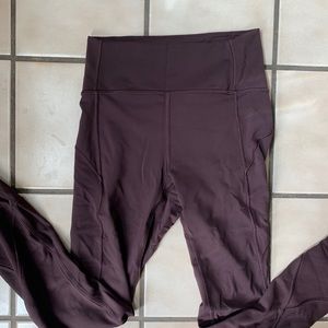 Lululemon In Movement Tight 25” size 4